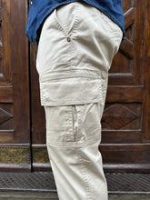 Carica l'immagine nel visualizzatore di Gallery, Pantalone Cargo di Trèz sabbia