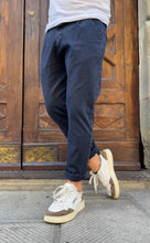 Carica l'immagine nel visualizzatore di Gallery, Pantalone Mike di 3.9 blu