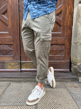 Carica l'immagine nel visualizzatore di Gallery, Pantalone Cargo di Trèz verde