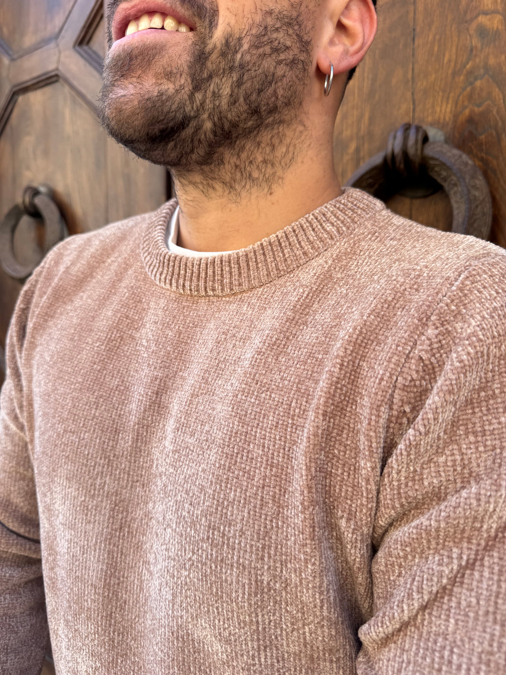 Maglione in ciniglia di Telamira biscotto