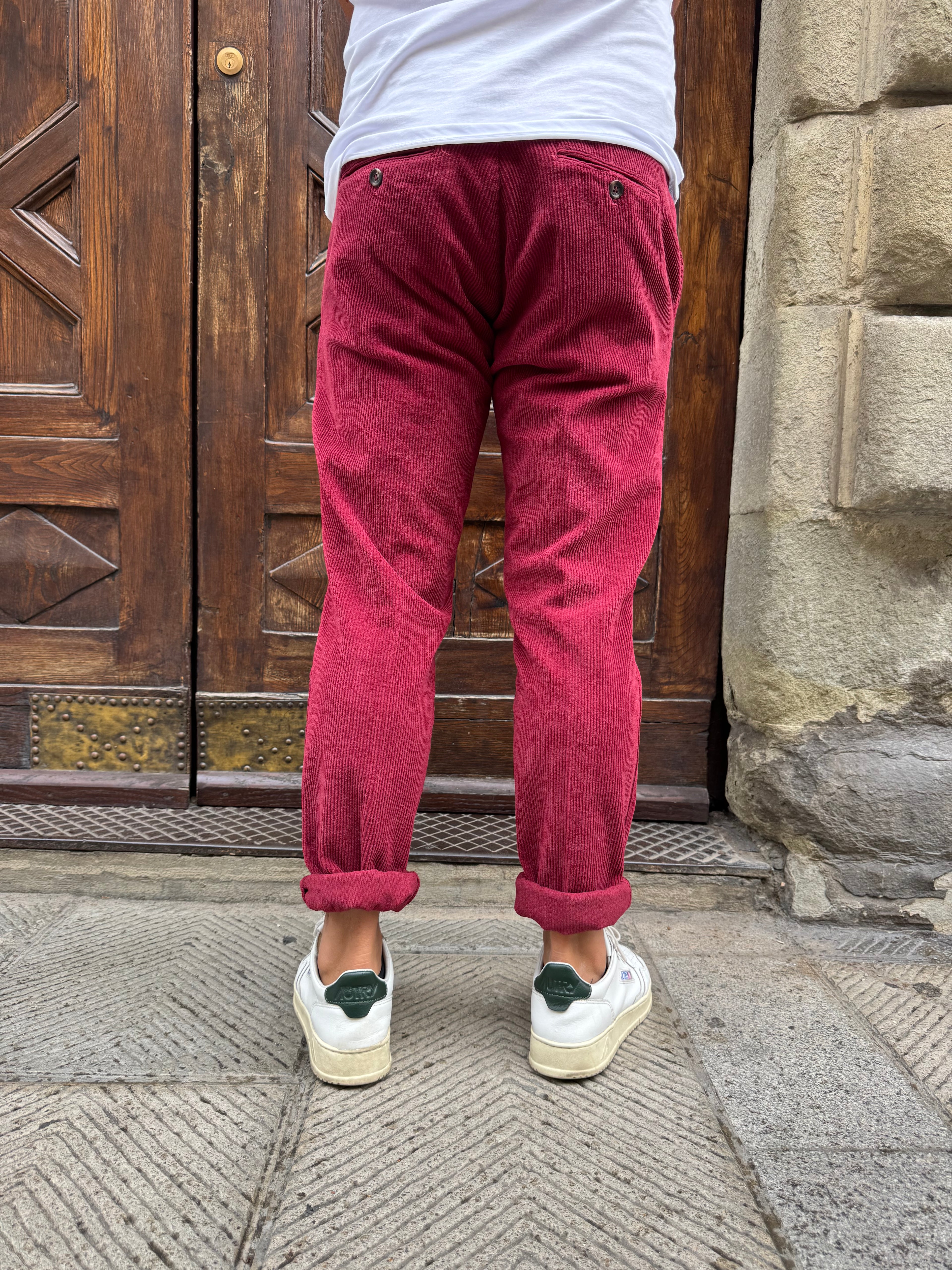 Pantalone Chinos in velluto di Telamira bordeaux