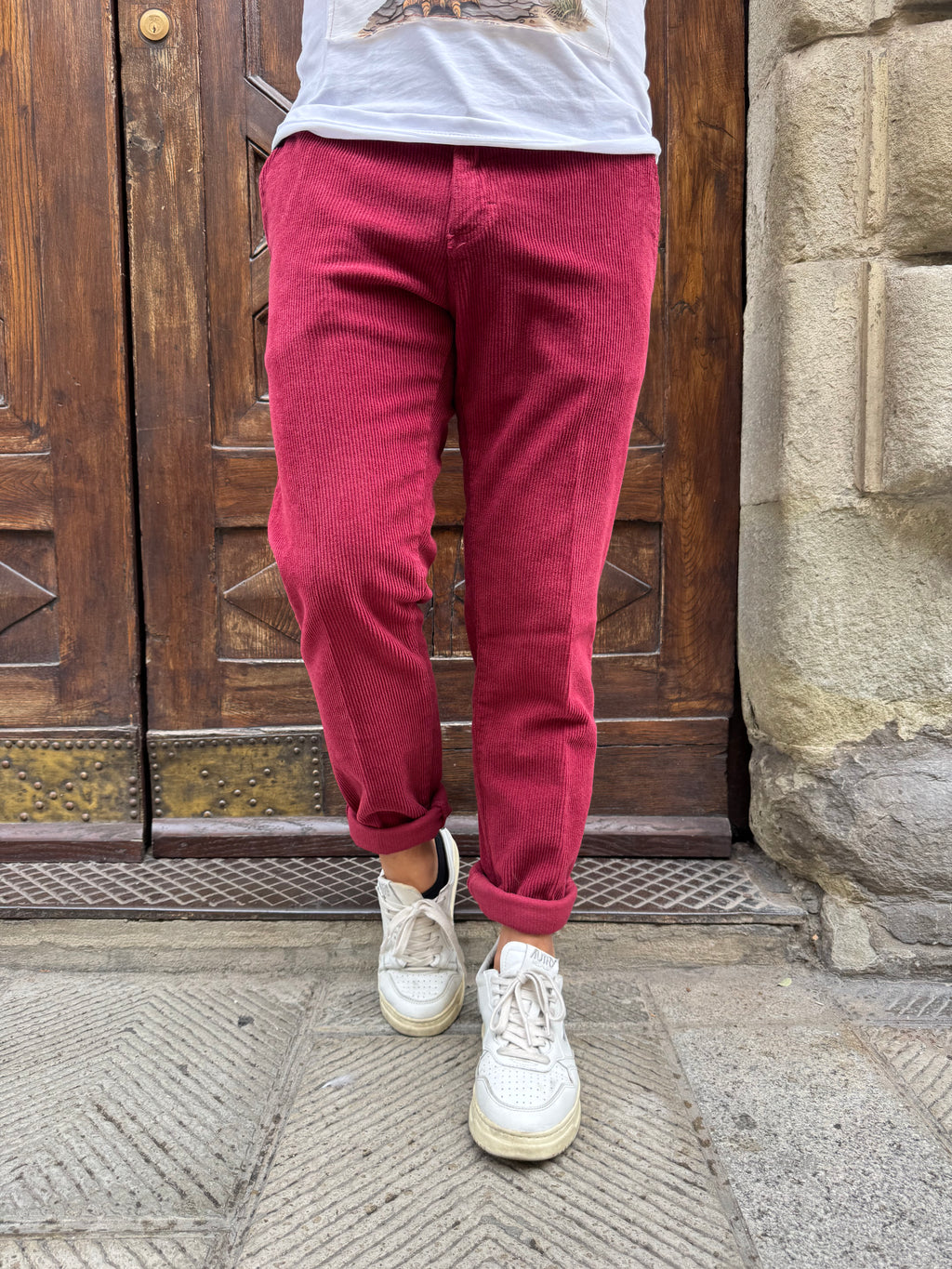 Pantalone Chinos in velluto di Telamira bordeaux