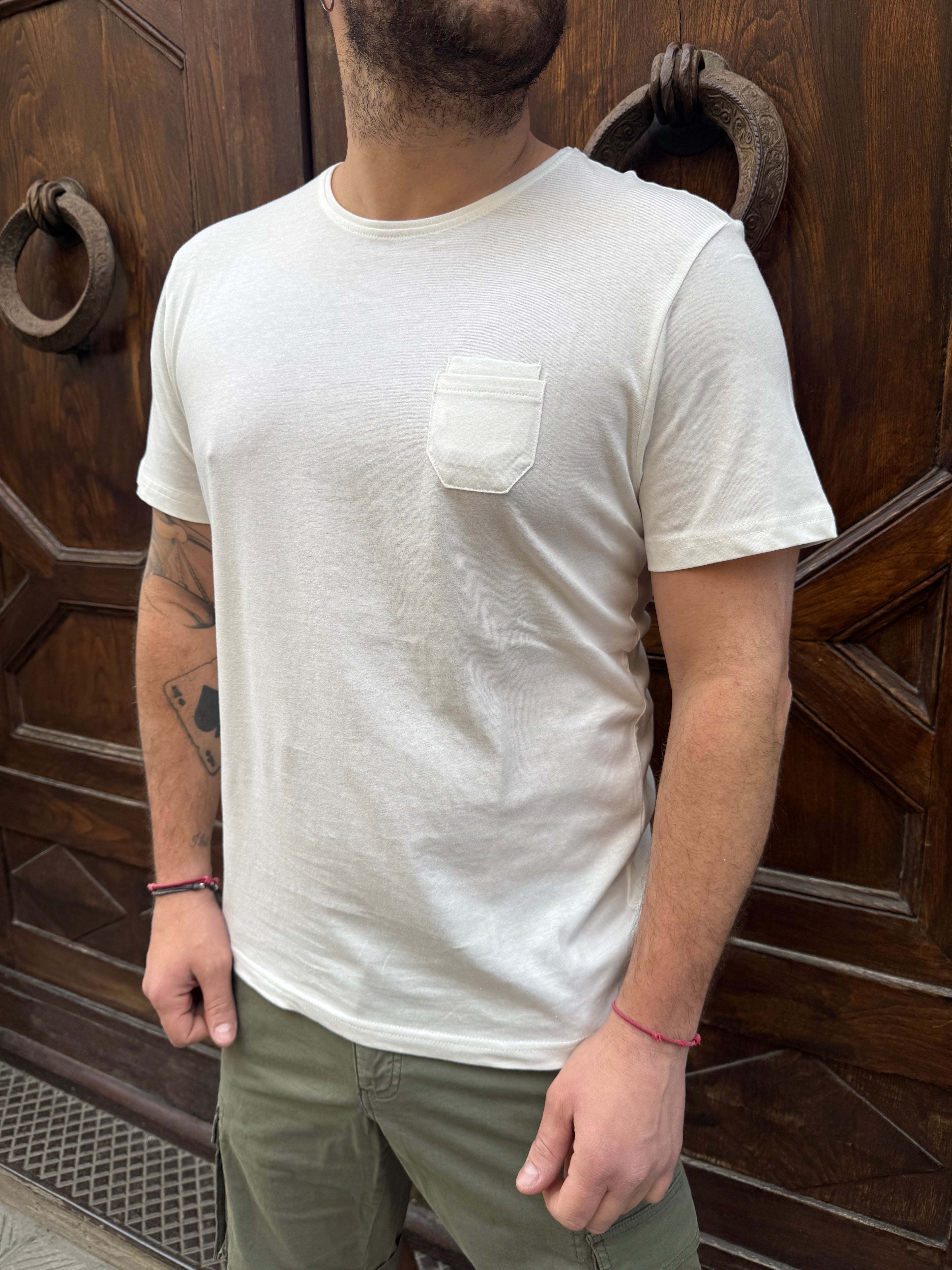 T-Shirt Taschino di Tréz bianca