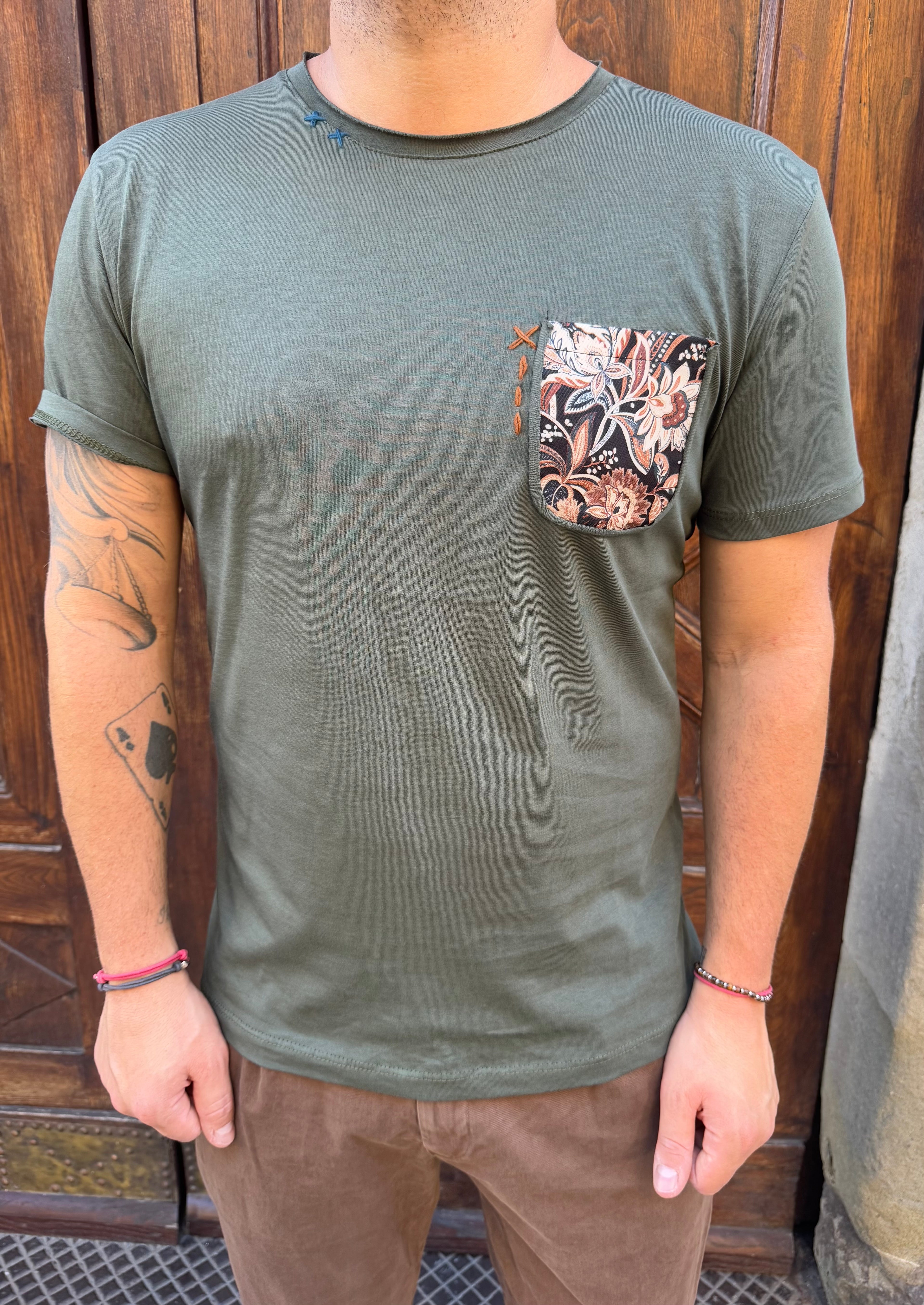 T-shirt James con taschino