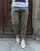 Carica l&#39;immagine nel visualizzatore di Gallery, Pantalone Mike di 3.9 fango
