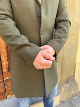 Carica l&#39;immagine nel visualizzatore di Gallery, Cappotto Dandy di Hamaki-Ho verde
