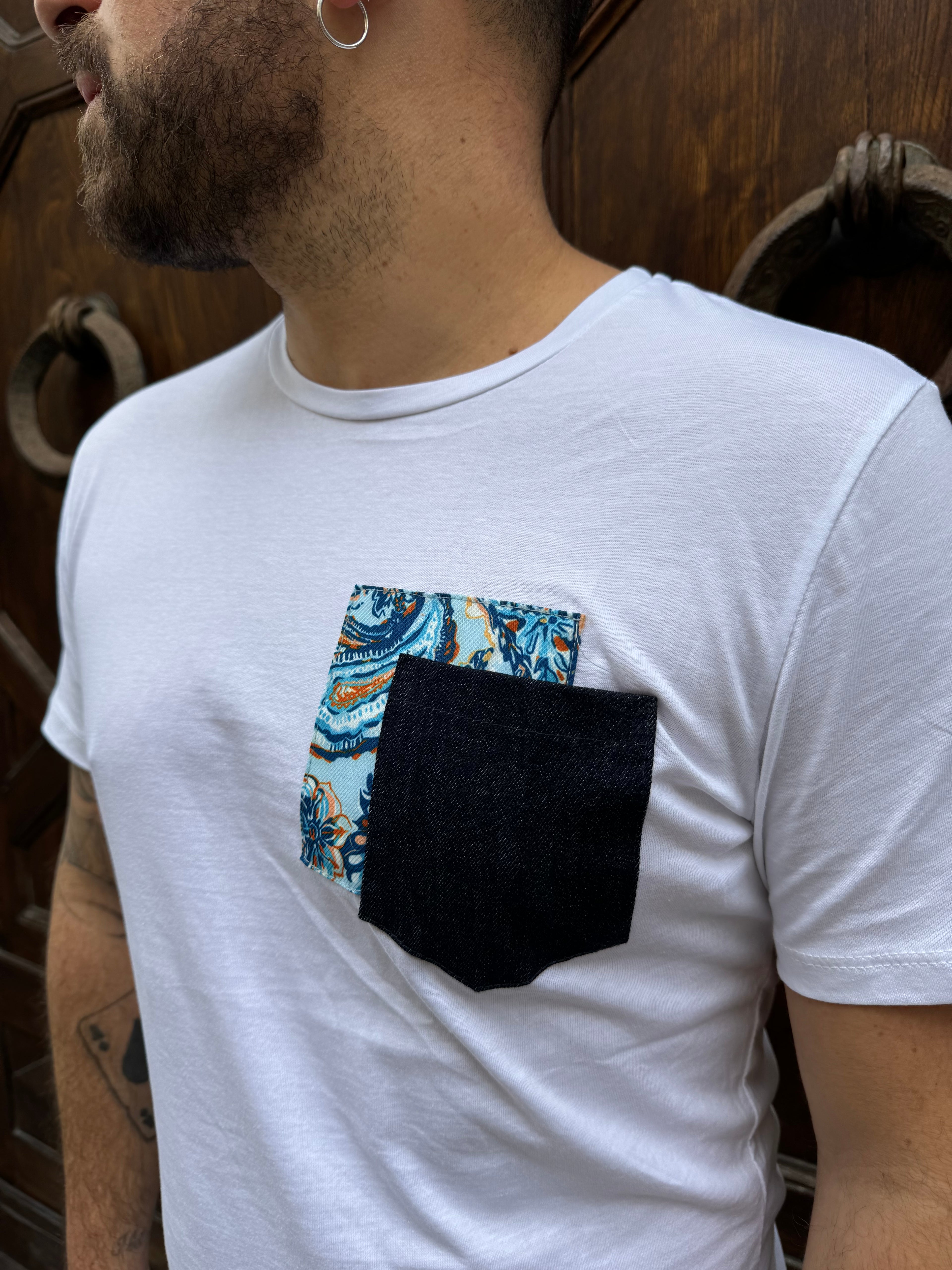 T-Shirt Taschino jeans di Telamira