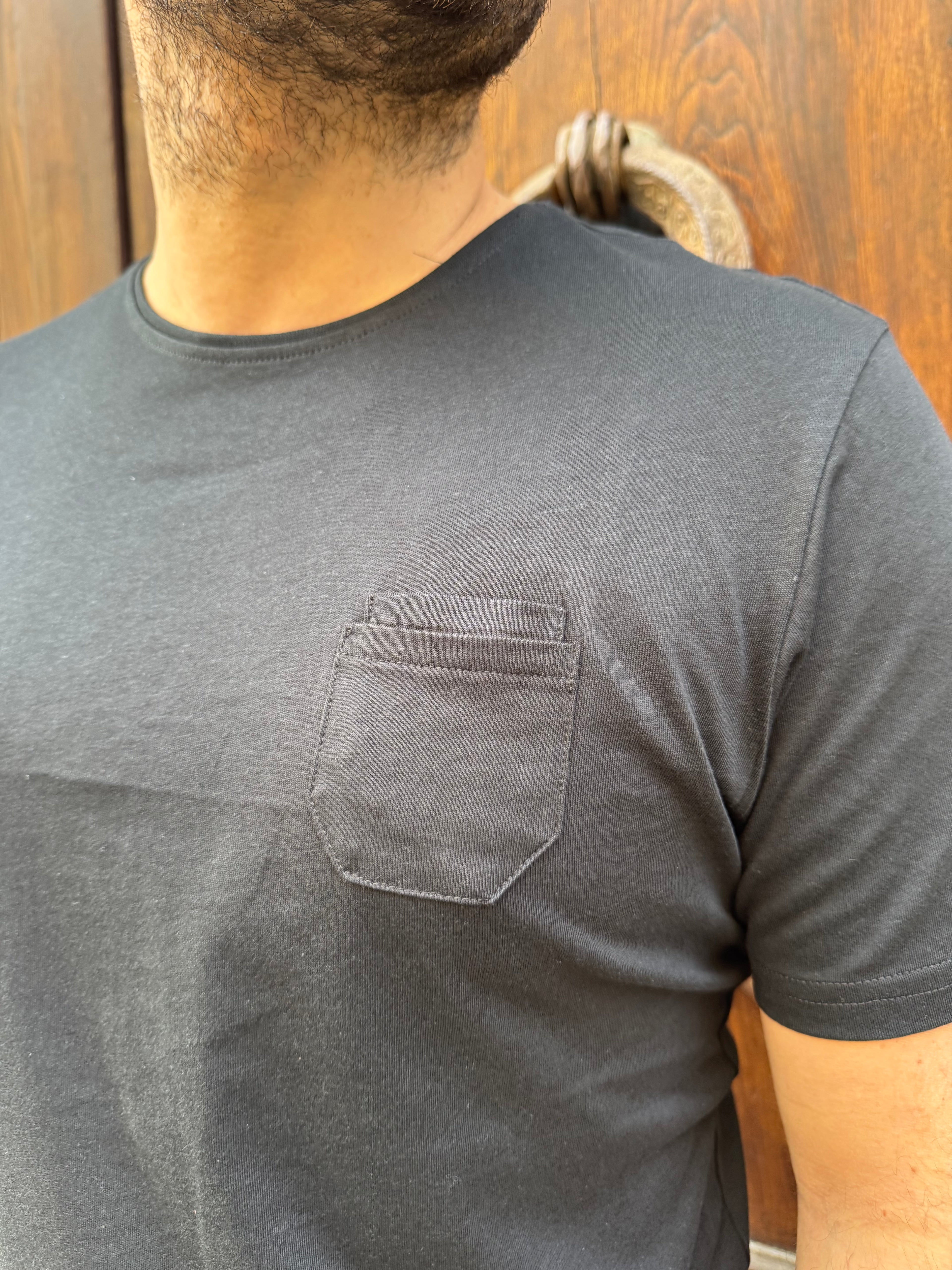 T-Shirt taschino di Tréz nera