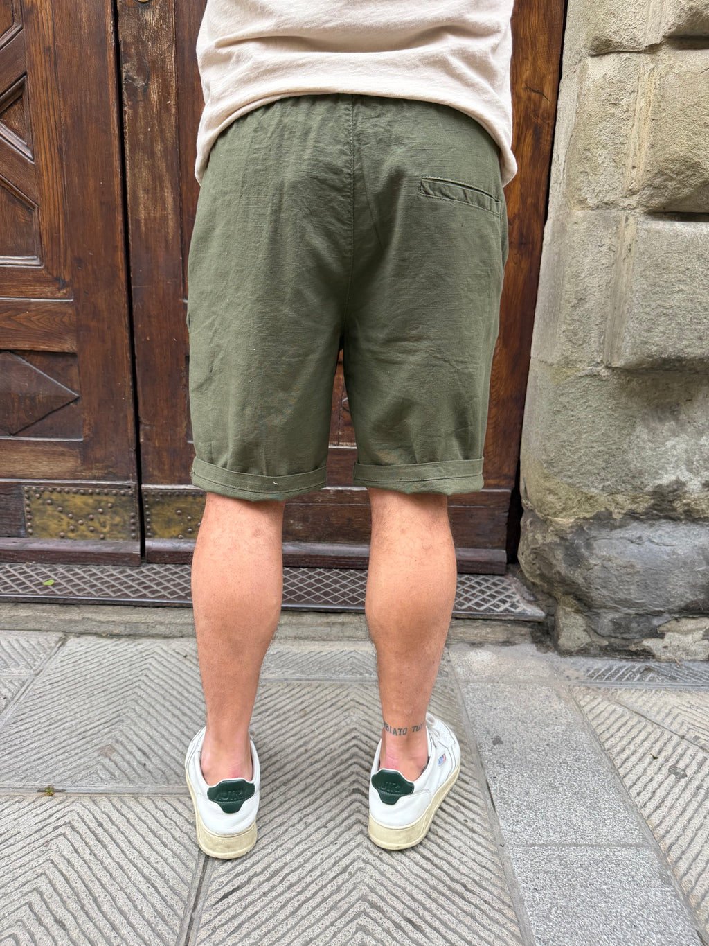 Bermuda Malibù di 3.9 in lino verde