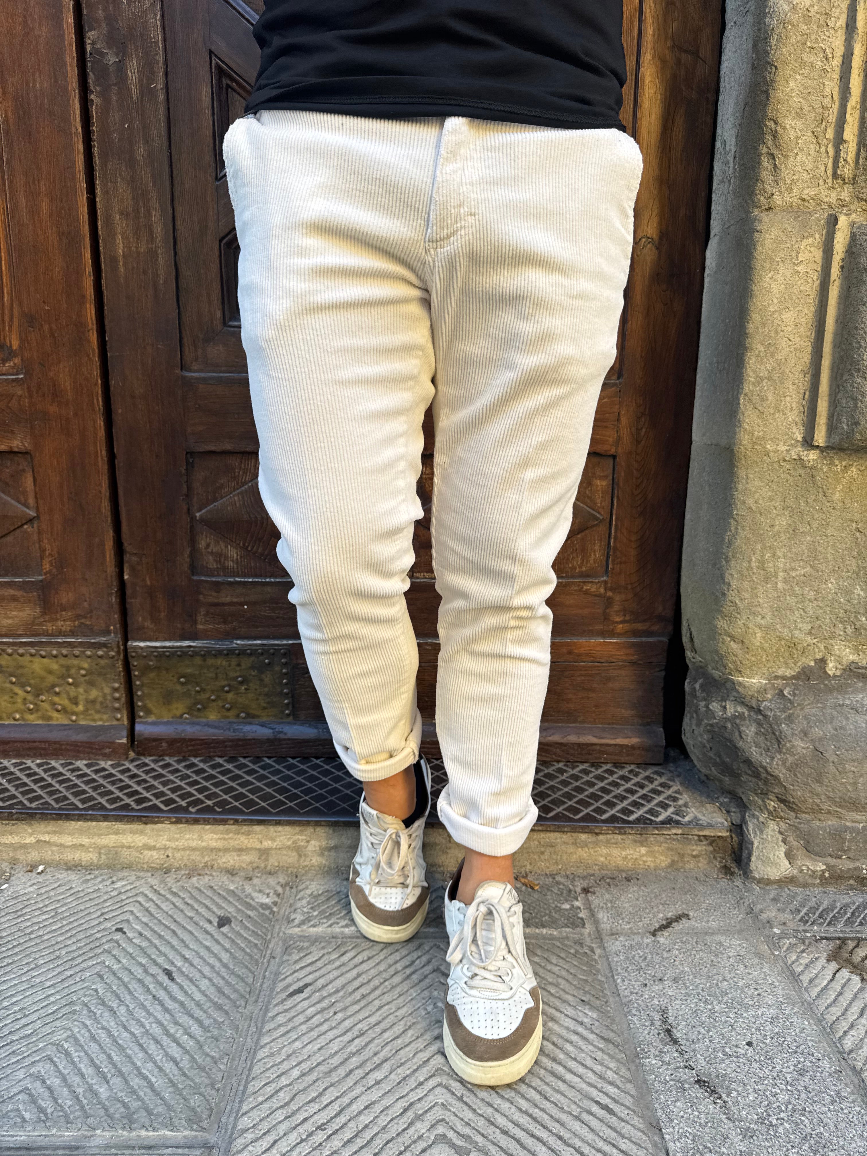 Pantalone Chinos in velluto di Telamira panna