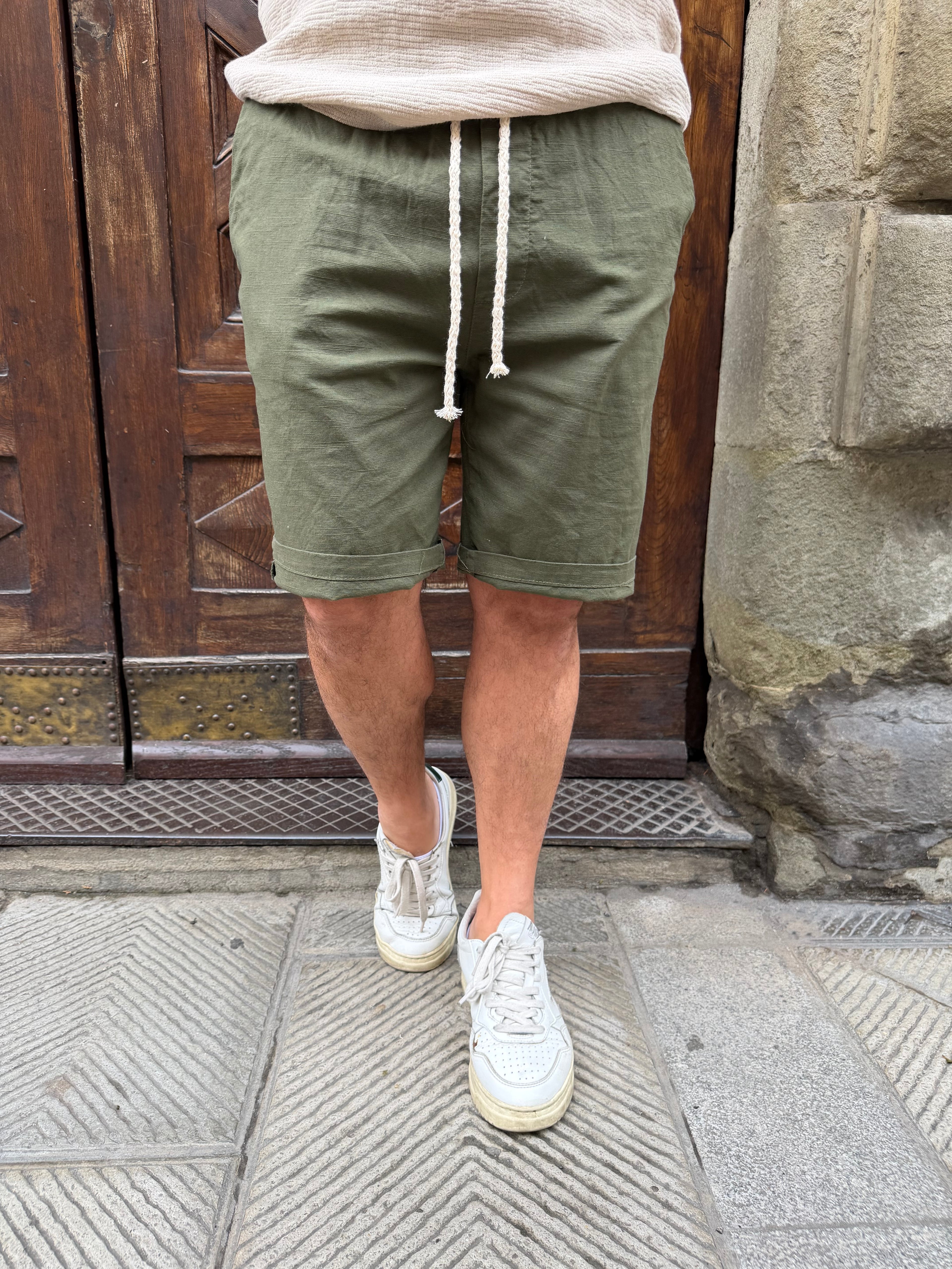 Bermuda Malibù di 3.9 in lino verde