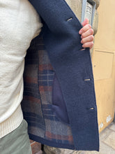 Carica l&#39;immagine nel visualizzatore di Gallery, Cappotto Blu lana cotta
