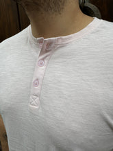 Carica l&#39;immagine nel visualizzatore di Gallery, T-Shirt Serafino rosa di Petrol
