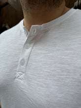 Carica l&#39;immagine nel visualizzatore di Gallery, T-Shirt Serafino bianca di Petrol
