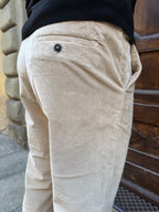 Pantalone Chinos in velluto di Hamaki-Ho beige