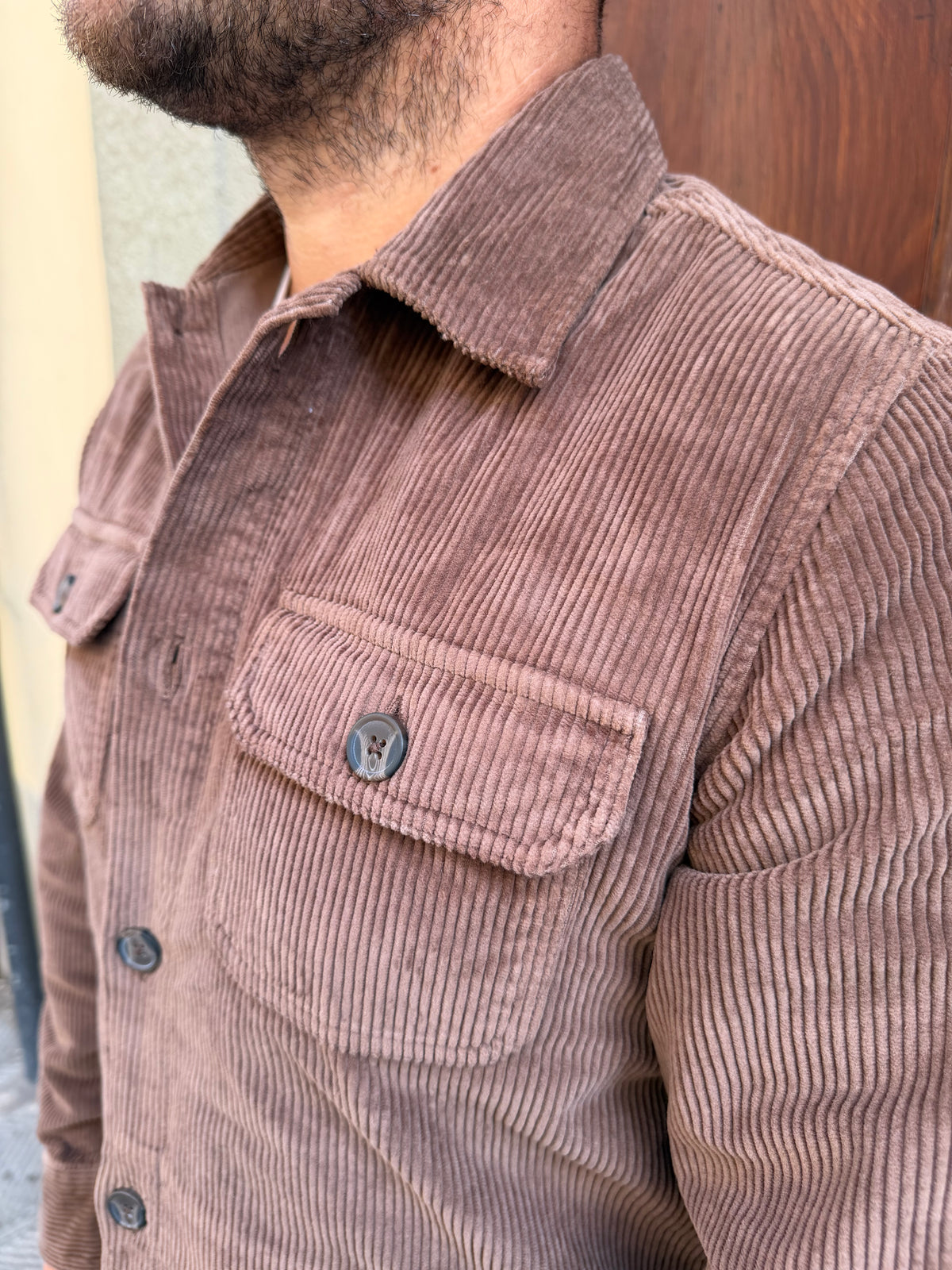 Giacca camicia di Tréz in velluto cioccolata