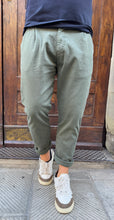 Carica l&#39;immagine nel visualizzatore di Gallery, Pantalone Mike di 3.9 verde
