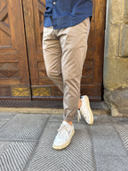 Pantalone Chinos di Telamira fango