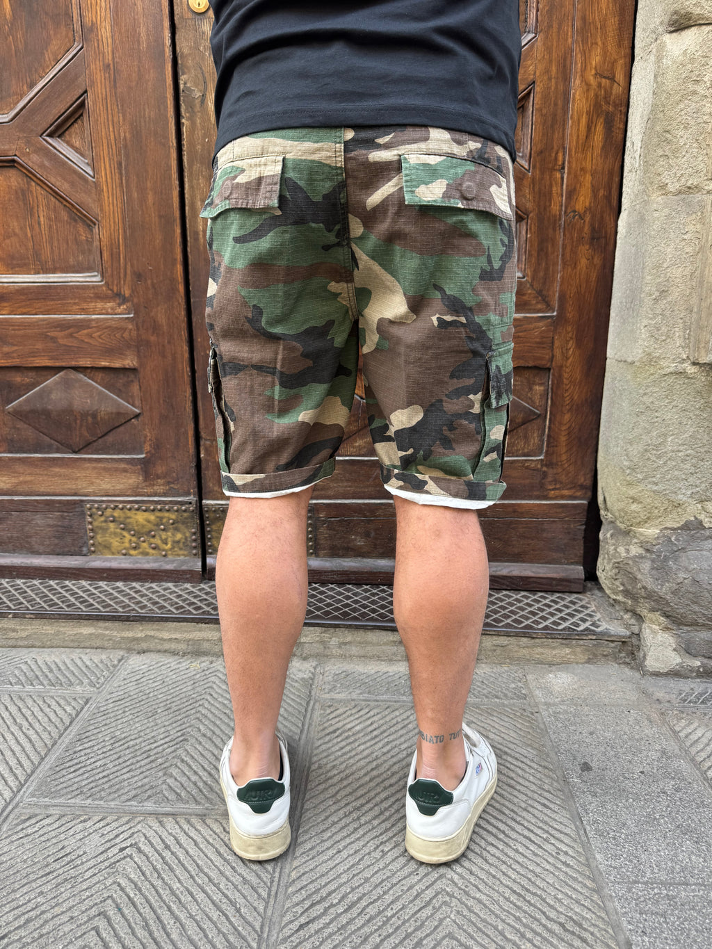 Bermuda cargo camouflage di Telamira
