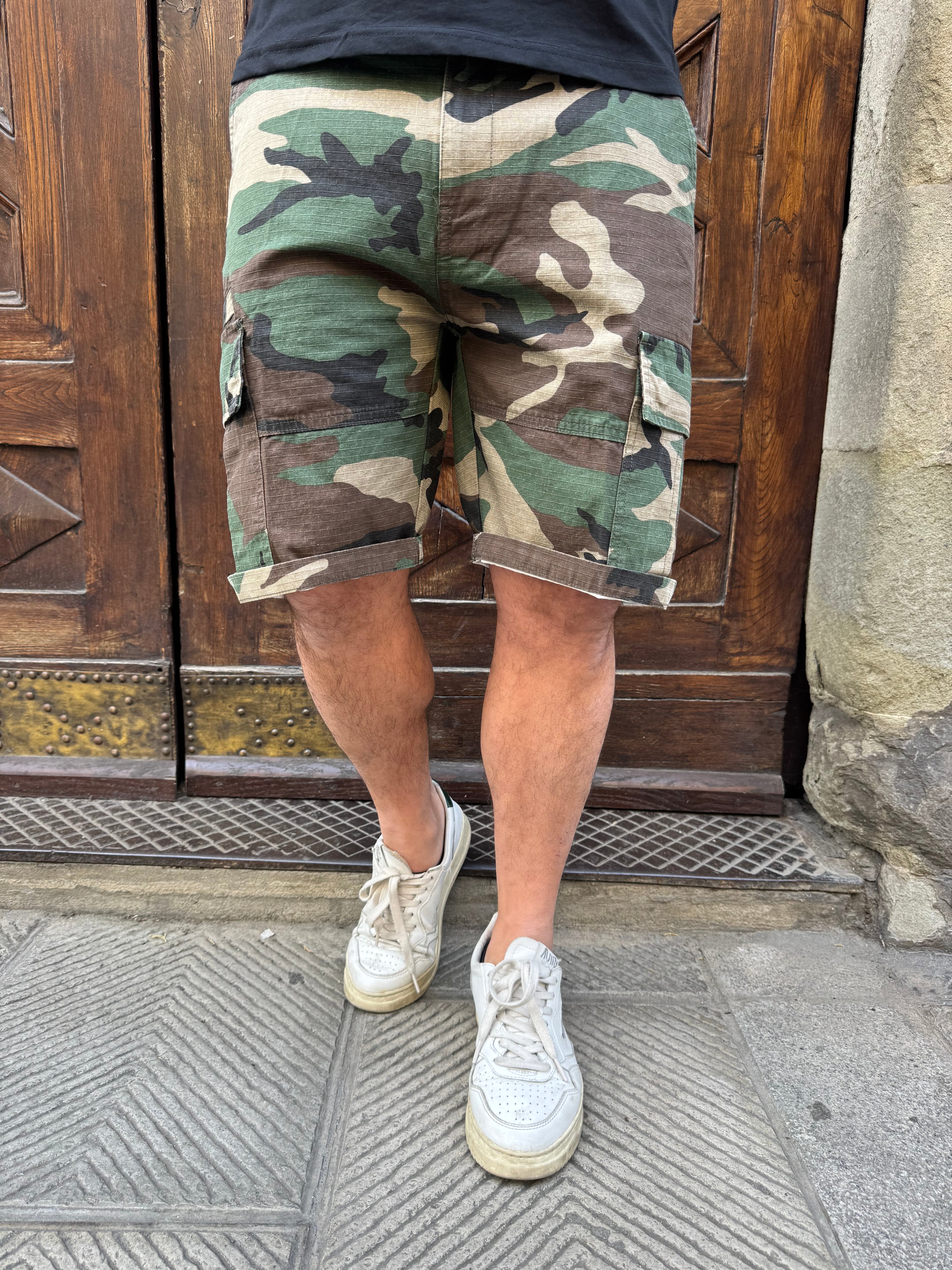 Bermuda cargo camouflage di Telamira