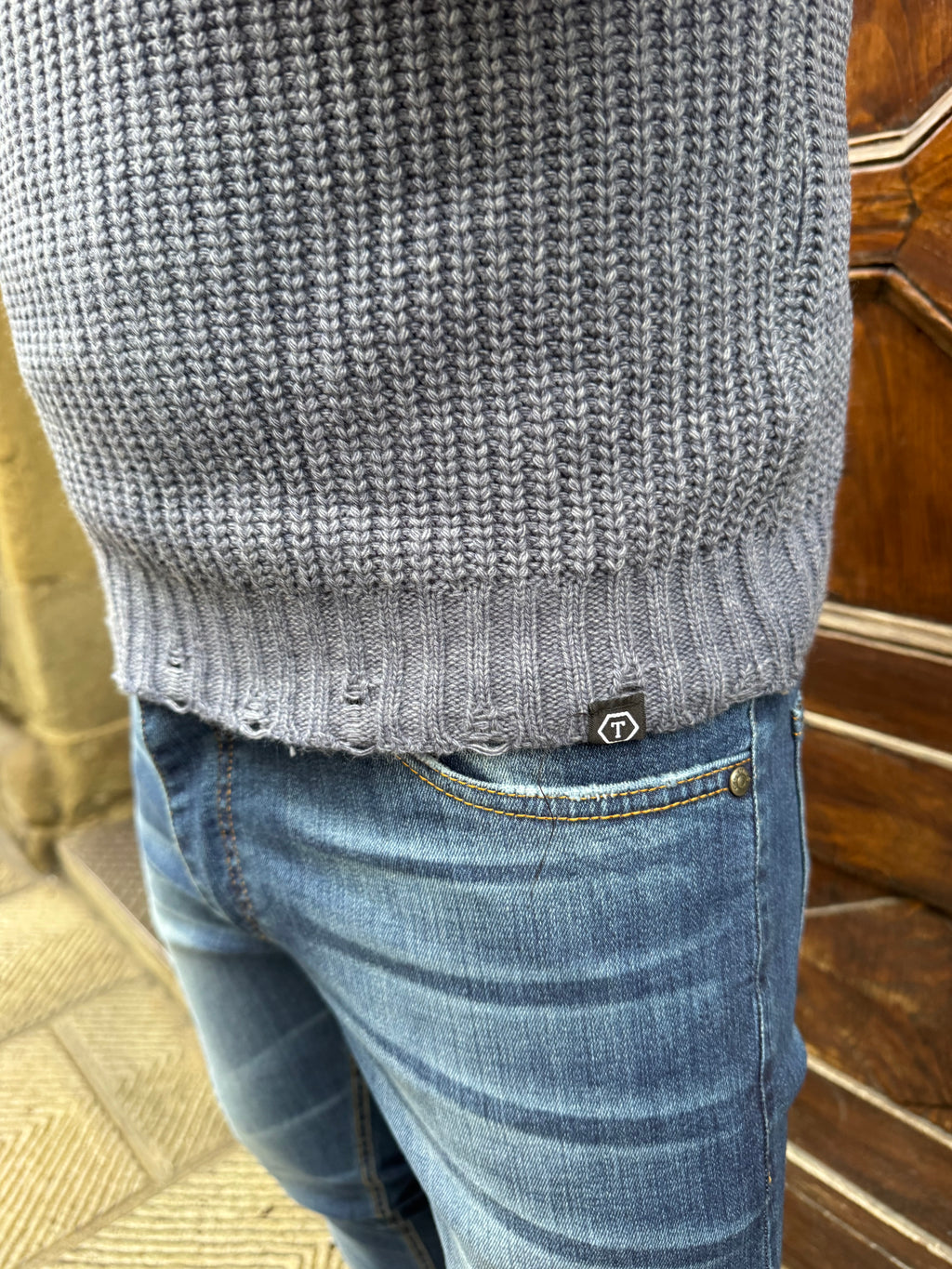 Maglioncino Dolcevita con rotture