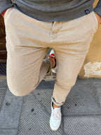 Pantalone chinos in velluto microcostina di Tréz beige