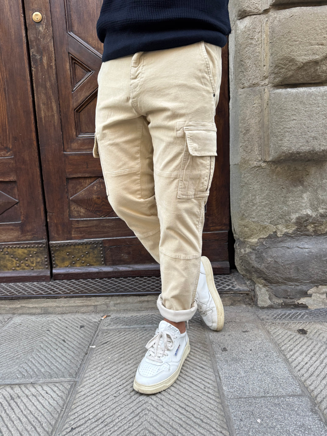 Pantalone cargo in velluto di Tréz beige
