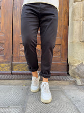 Carica l&#39;immagine nel visualizzatore di Gallery, Pantalone Chinos di Hamaki-Ho
