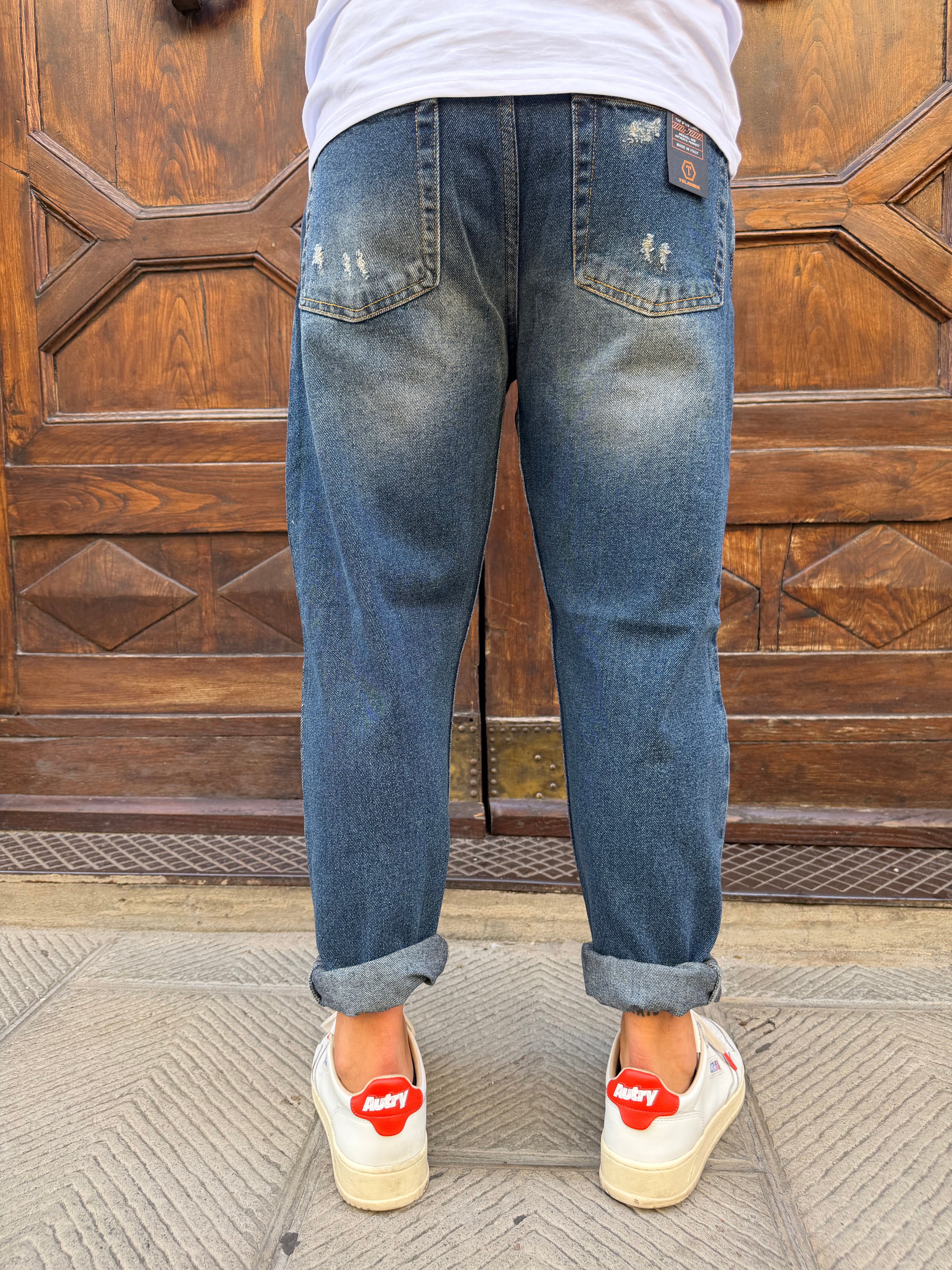 Jeans David di Telamira