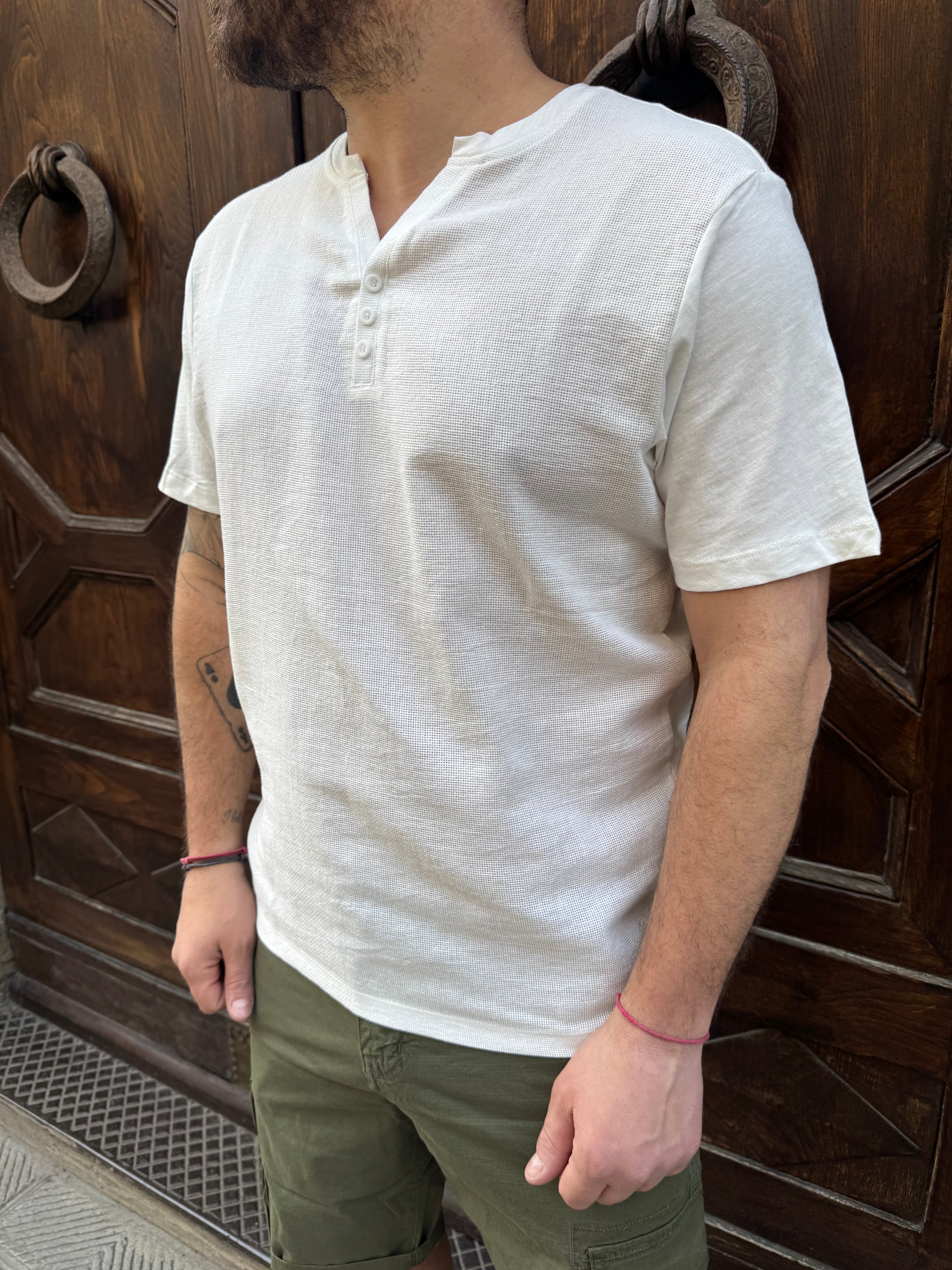 T-Shirt serafino di Tréz Bianca