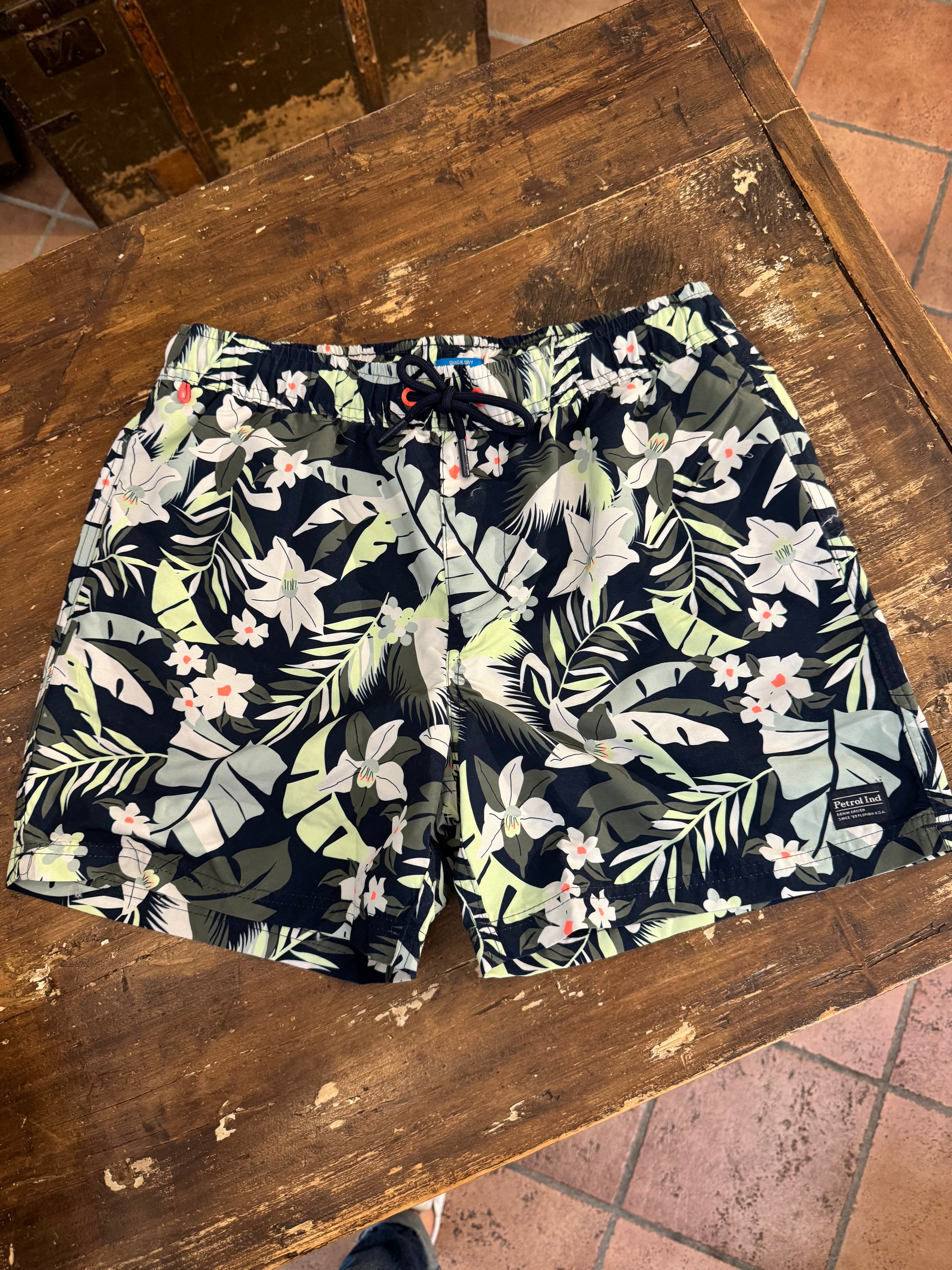 Costume Jungle di PETROL