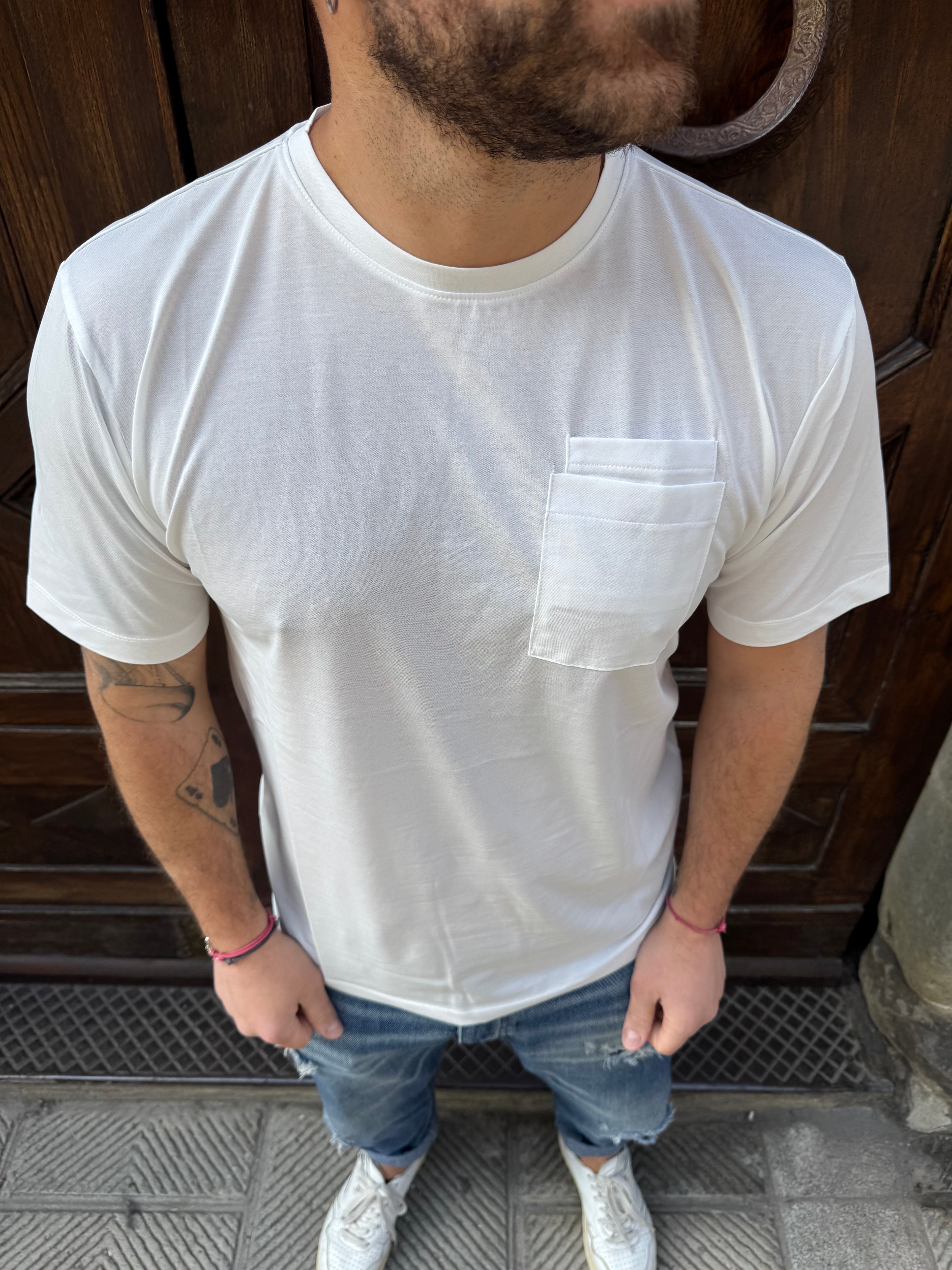 T-Shirt no stiro di Hamaki-Ho