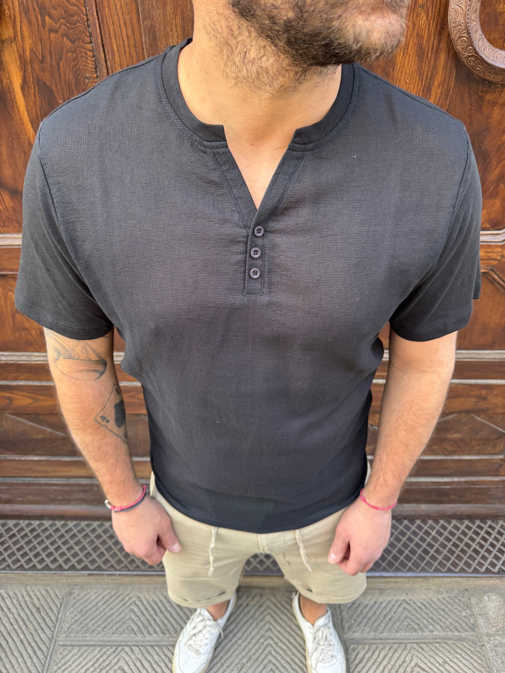 T-shirt Serafino di Tréz nera