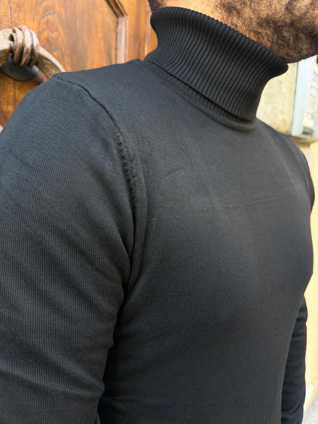 Maglioncino dolcevita di Telamira nero
