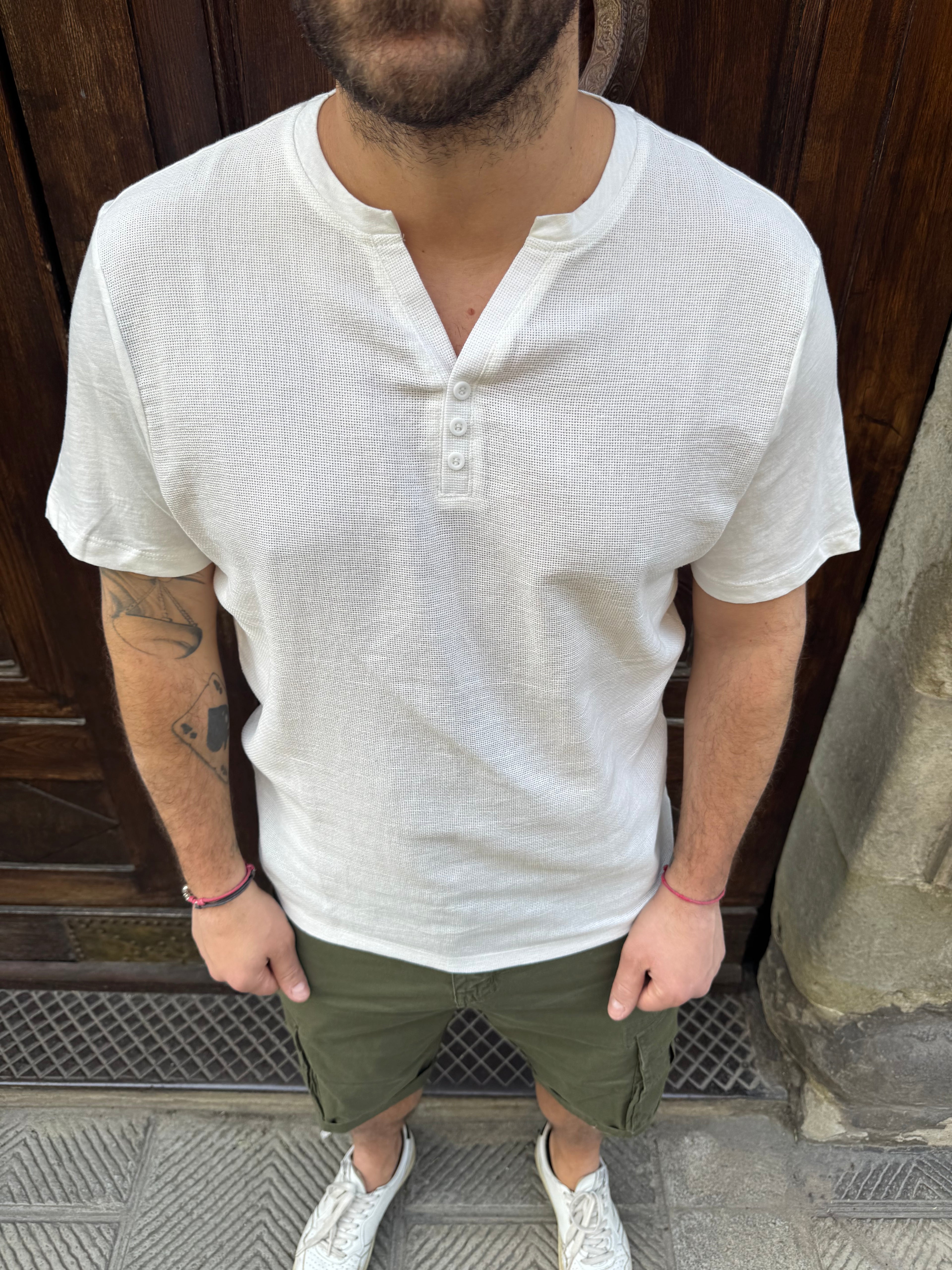 T-Shirt serafino di Tréz Bianca