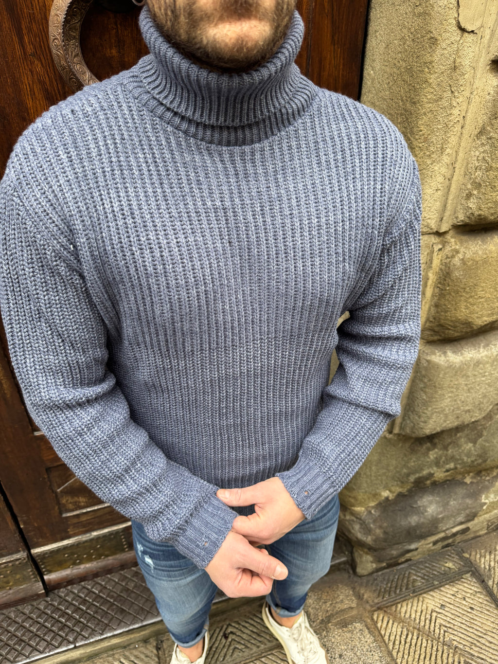 Maglioncino Dolcevita con rotture