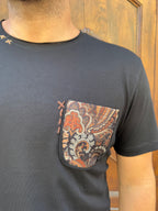 T-shirt James con taschino nera