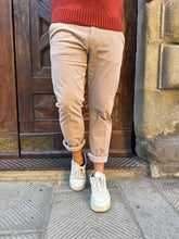 Carica l&#39;immagine nel visualizzatore di Gallery, Pantalone Eddy di HAMAKI-Ho beige
