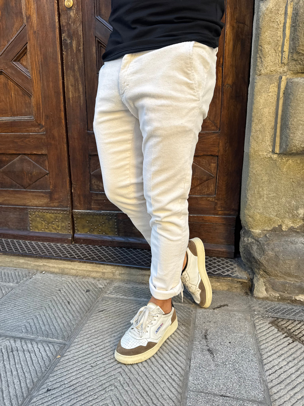 Pantalone chinos in velluto panna di Telamira panna