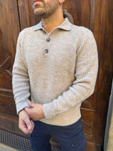 Carica l&#39;immagine nel visualizzatore di Gallery, Maglioncino Polo di HAMAKI beige
