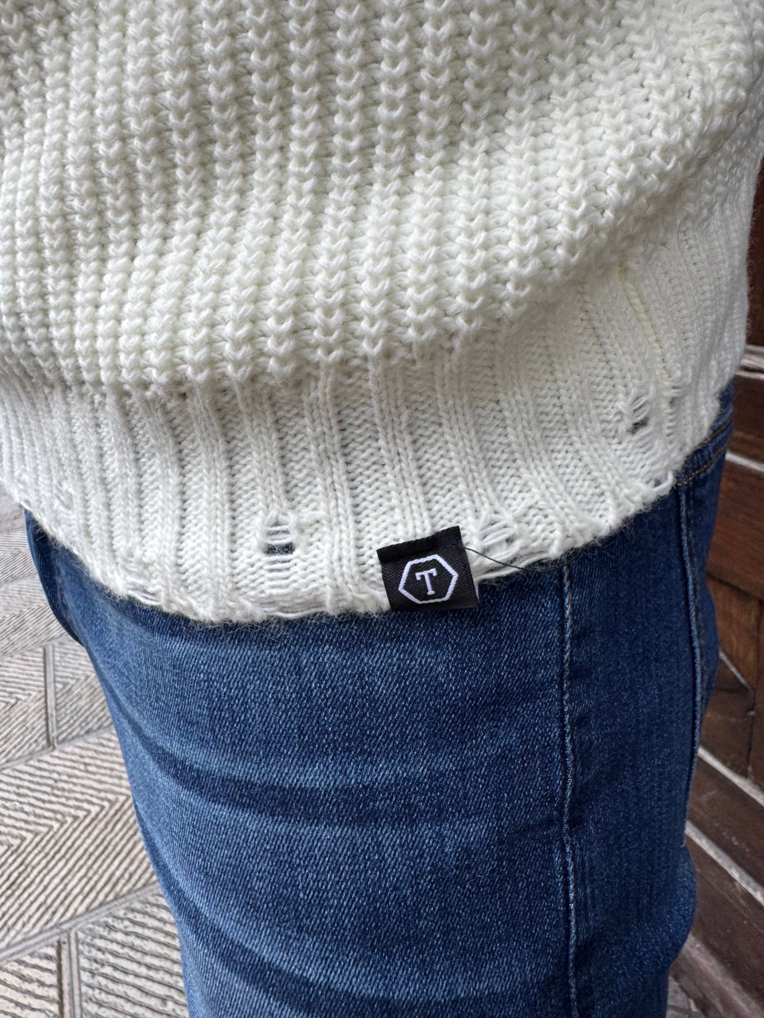 Maglioncino Dolcevita con rotture