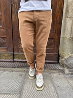 Pantalone Chinos in velluto biscotto