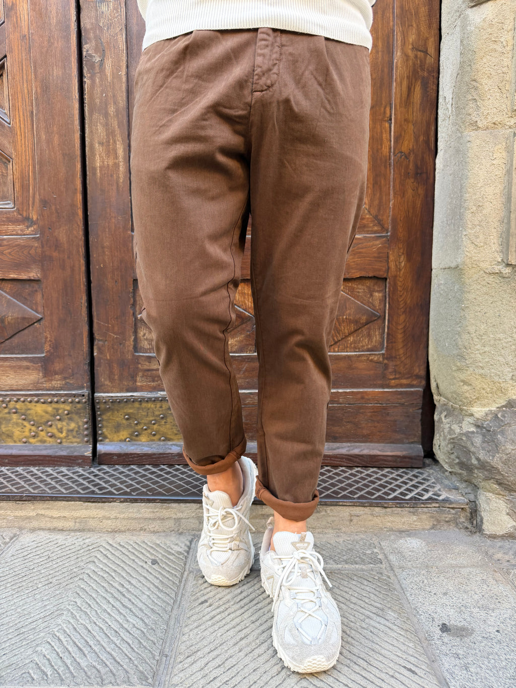 Pantalone Chinos di Hamaki-Ho con pences moro