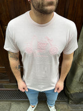 Carica l&#39;immagine nel visualizzatore di Gallery, T-Shirt Scrambler di Petrol rosa

