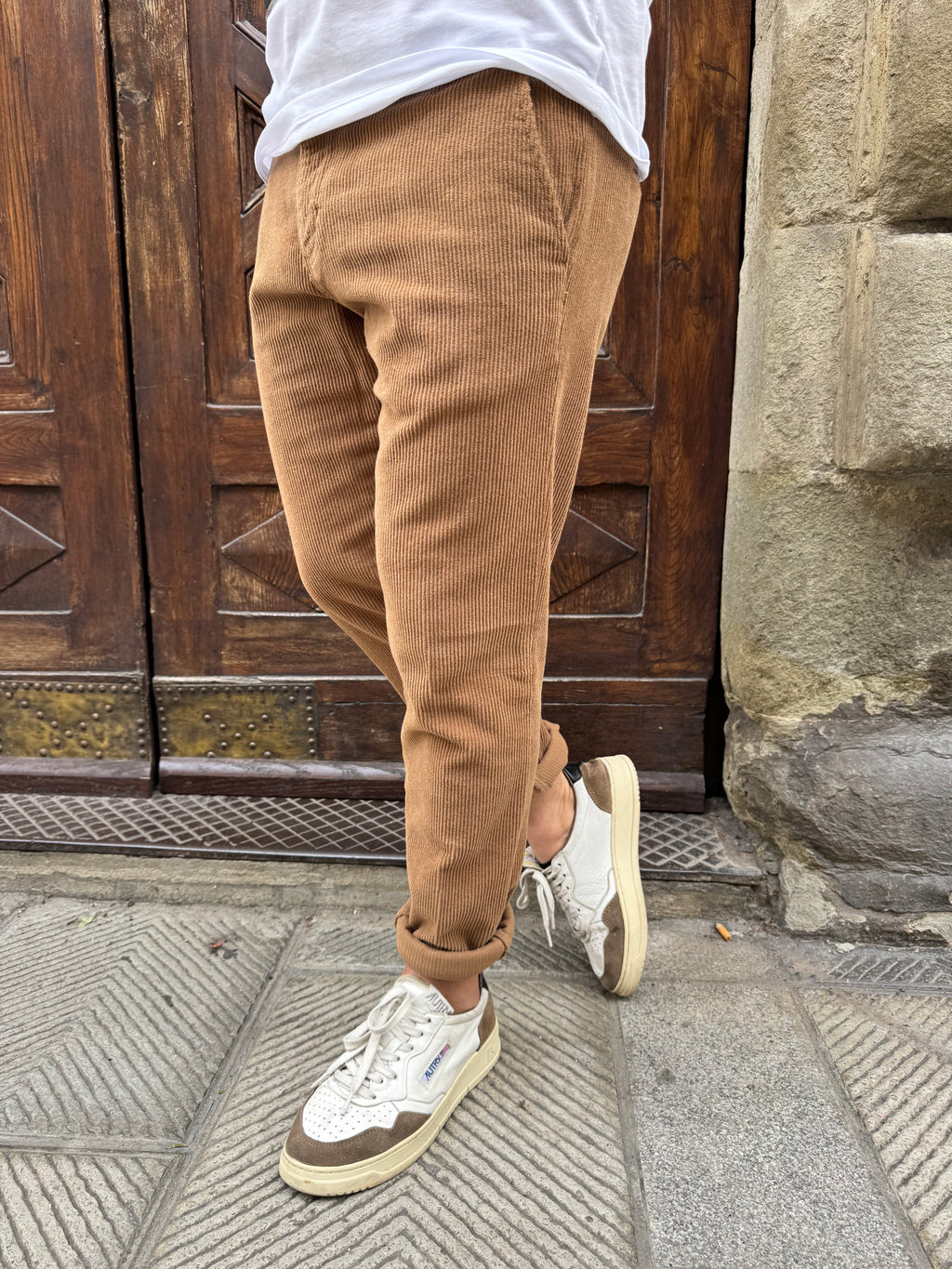 Pantalone Chinos in velluto biscotto