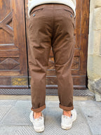 Pantalone Chinos di Hamaki-Ho con pences moro