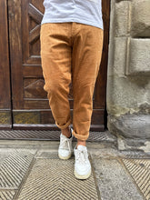 Carica l&#39;immagine nel visualizzatore di Gallery, Pantalone Velluto Rocciatore di Telamira caramello
