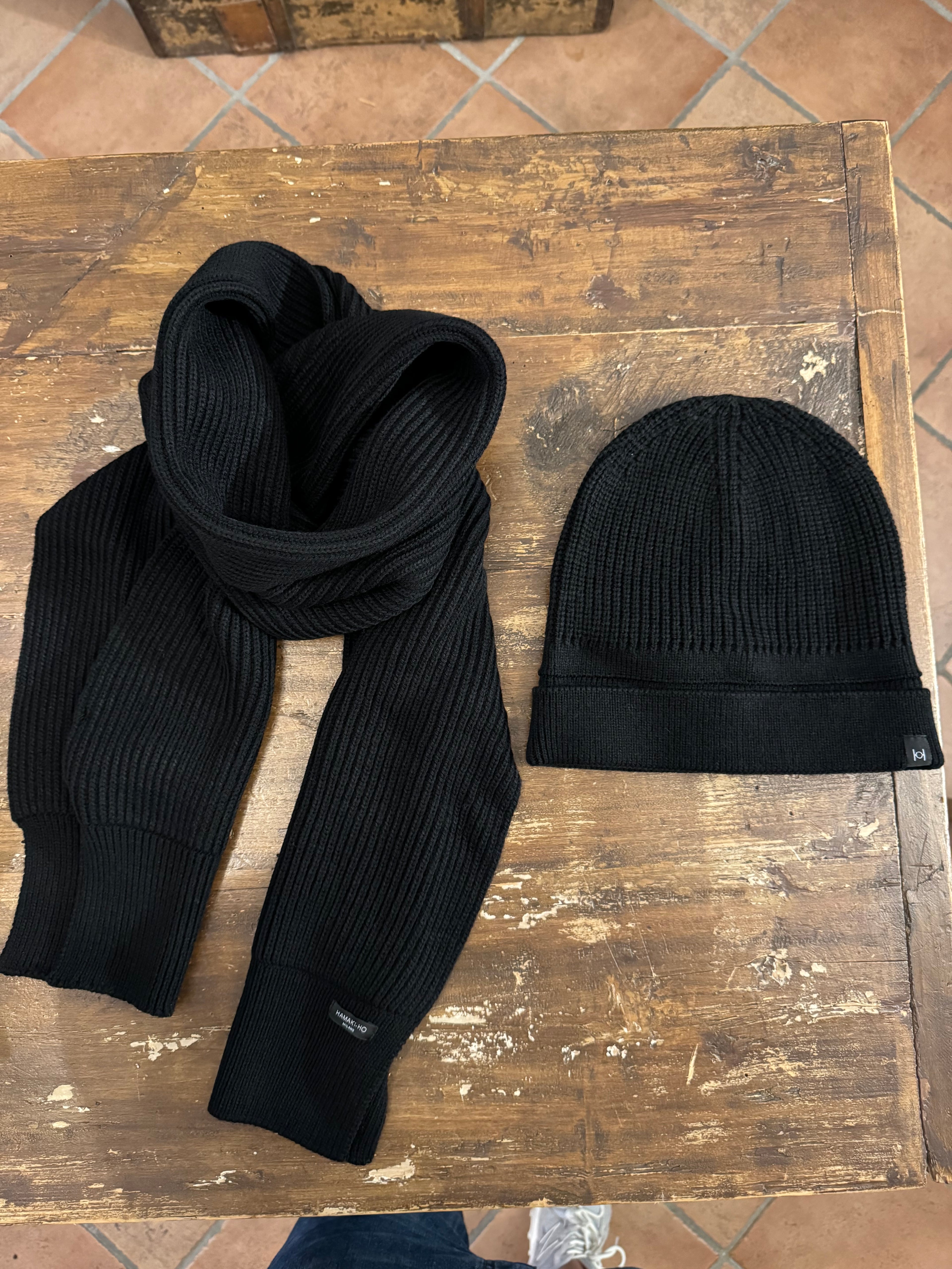 Sciarpa coordinato Prestige di HAMAKI-HO nera