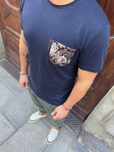 Carica l&#39;immagine nel visualizzatore di Gallery, T-shirt James con taschino
