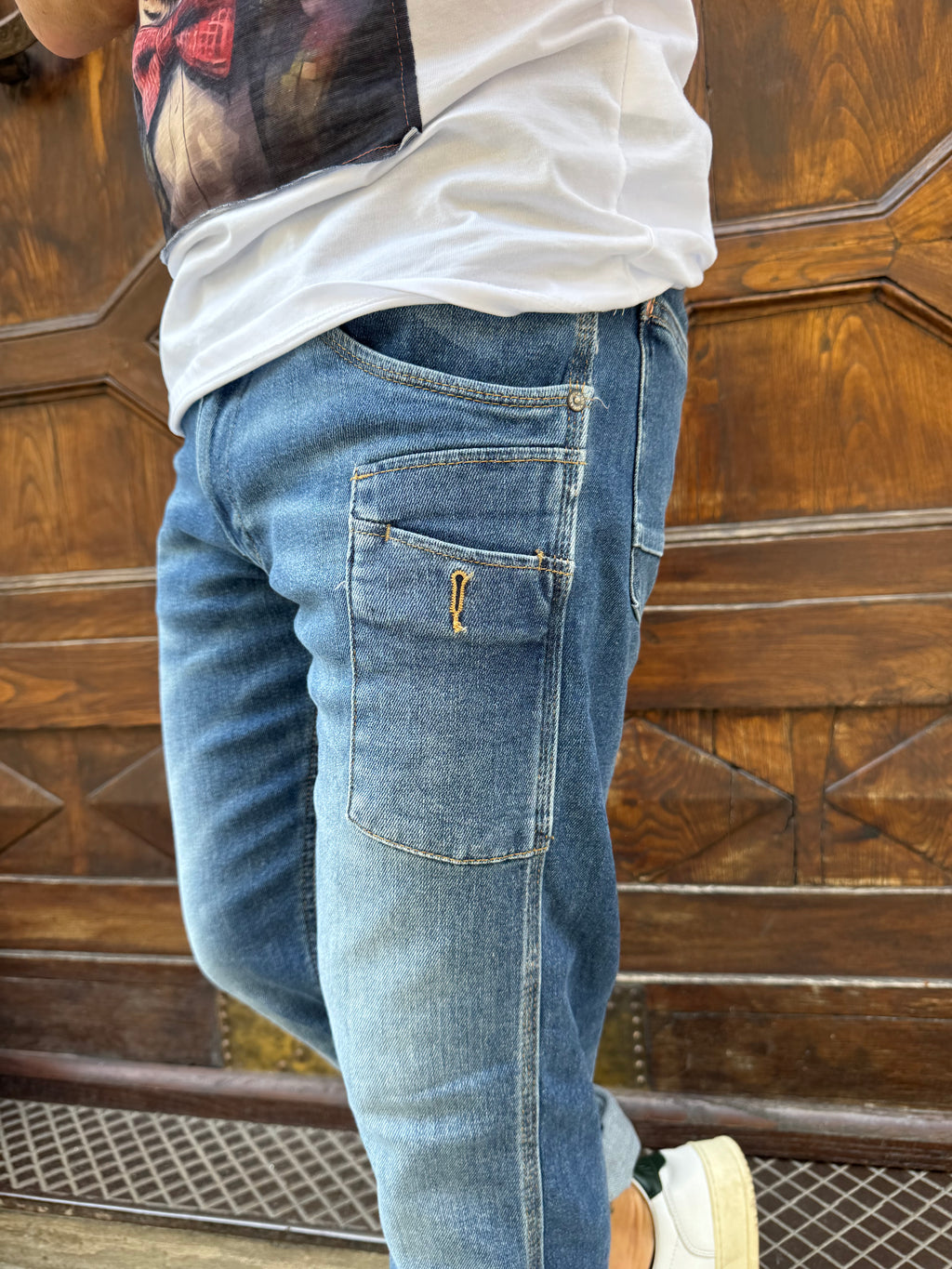 Jeans Works di Petrol Ind.